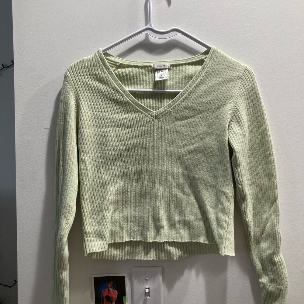 Lime colored old navy cropped v-neck sweater size small